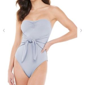 WEWOREWHAT BANDEAU ONE PIECE SWIMSUIT